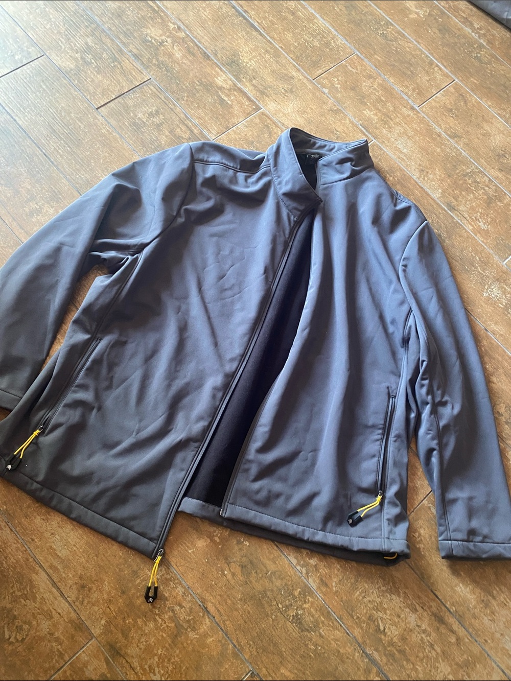 Solaris Men's Gray Jacket. 2XB. Great condition. Fleece inside. Poly/spandex.